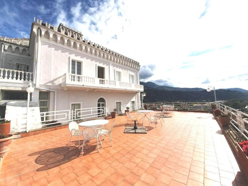 Appartamento Nel Fabbricato Denominato Il Castello ปรายาอามาเร ภายนอก รูปภาพ